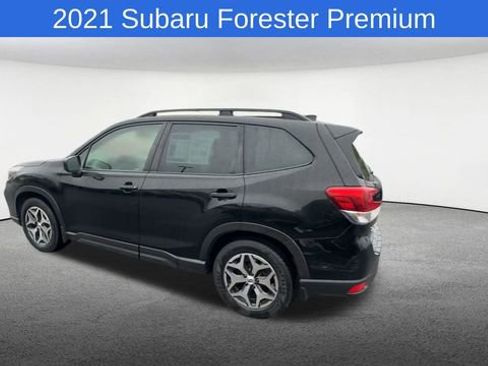 Used 2021 Subaru Forester Premium AWD/4WD image 7