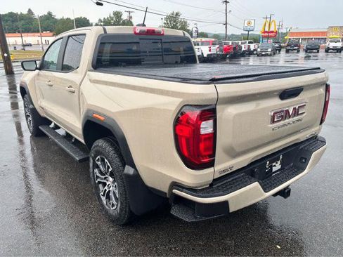 Used 2024 GMC Canyon AT4 AWD/4WD image 6