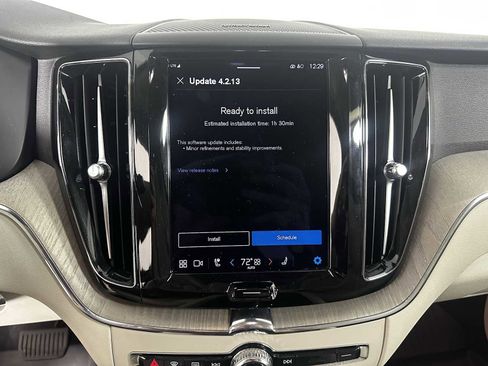 Used 2023 Volvo XC60 B5 Plus w/ Climate Package image 16