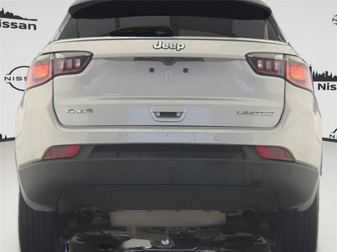 Used 2025 Jeep Compass Limited AWD/4WD image 3