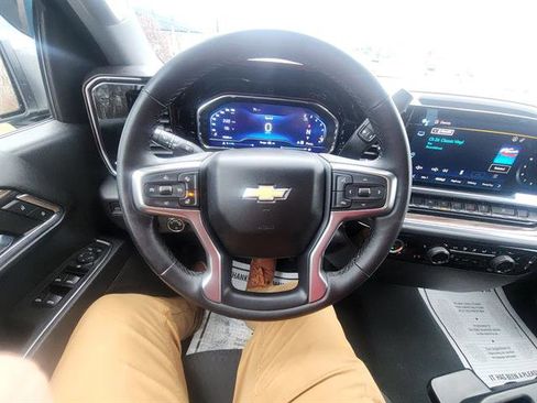 Used 2023 Chevrolet Silverado 1500 LT image 17