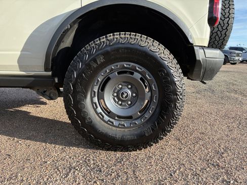 Certified 2025 Ford Bronco Badlands image 26