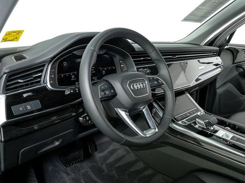 Used 2023 Audi Q7 2.0T Premium w/ Towing Package image 4