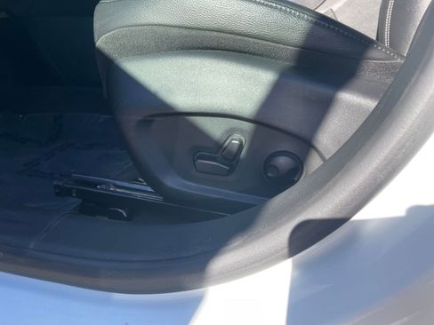 Used 2025 Jeep Compass Limited image 23