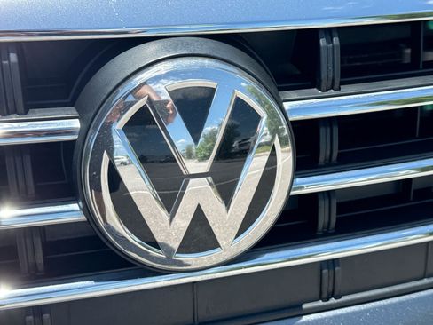 Used 2020 Volkswagen Jetta SE w/ SE Cold Weather Package FWD image 18