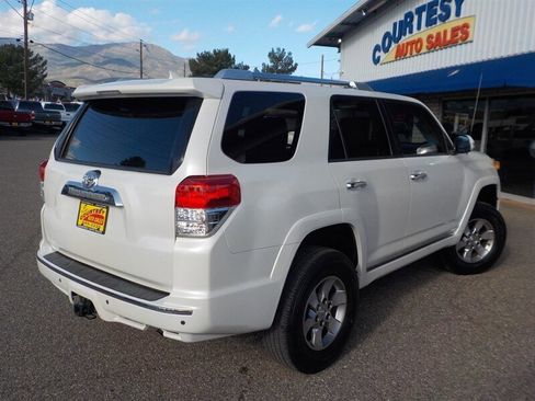Used 2013 Toyota 4Runner SR5 image 9