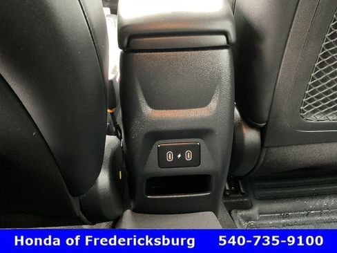 Used 2025 Hyundai Venue Limited FWD image 37