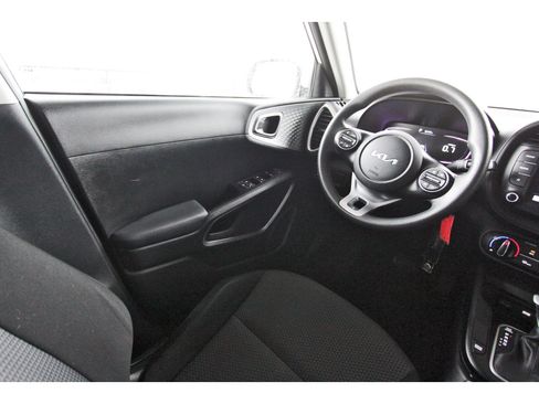 Certified 2023 Kia Soul LX w/ Option Group 015 FWD image 11