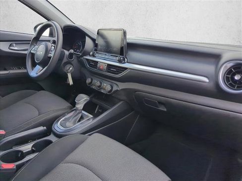 Used 2022 Kia Forte LXS image 21