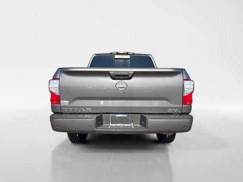 Used 2023 Nissan Titan SV image 4