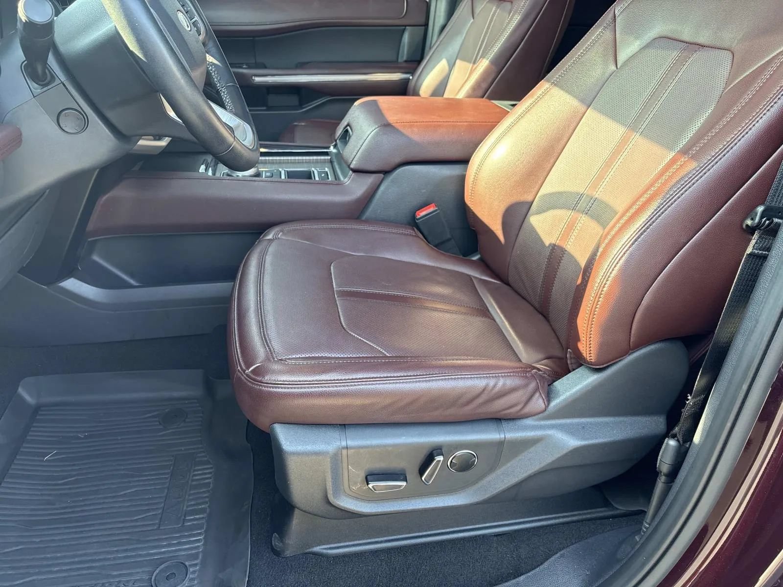 Used 2024 Ford Expedition Limited RWD image 29