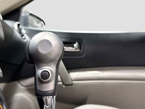 Used 2011 Nissan Rogue SV image 16