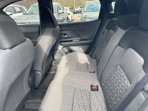 Used 2025 Nissan Kicks SV image 27