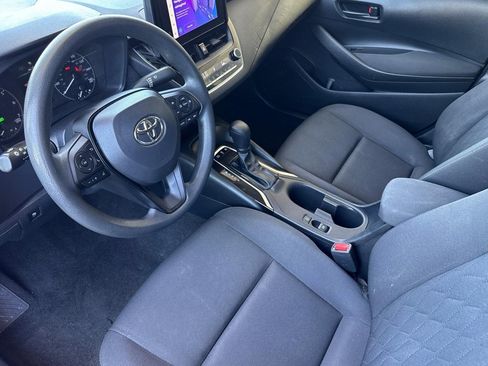 Used 2023 Toyota Corolla LE FWD image 4