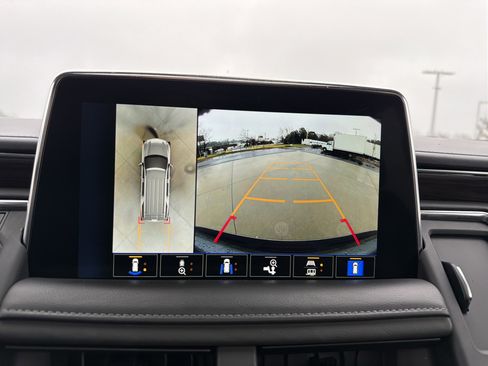 Used 2022 Chevrolet Tahoe Z71 w/ Z71 Off-Road Package image 25