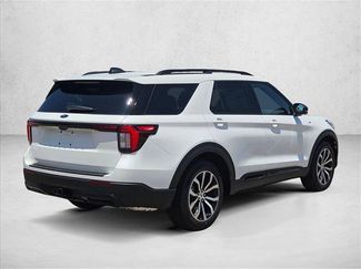 New 2025 Ford Explorer ST-Line video 2
