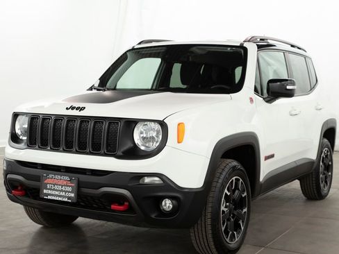Used 2023 Jeep Renegade Trailhawk image 4