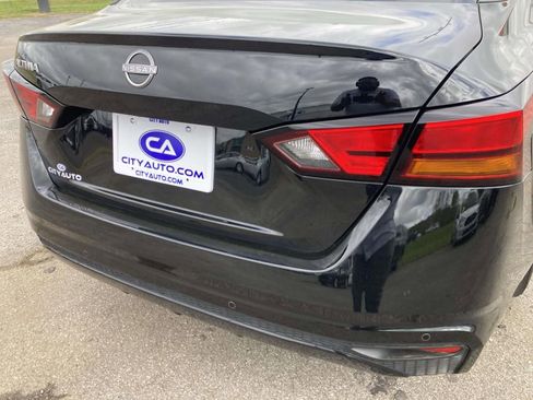 Used 2025 Nissan Altima 2.5 SV image 11