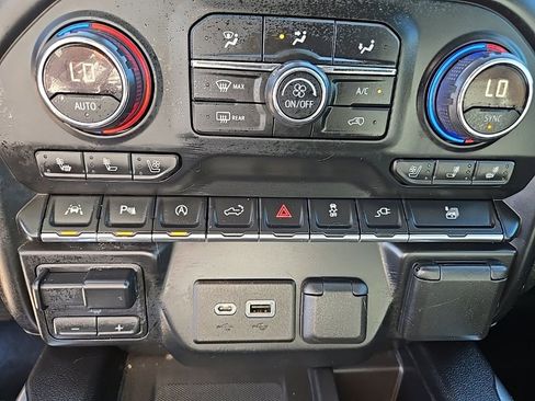 Used 2019 Chevrolet Silverado 1500 LTZ w/ LTZ Premium Package image 35