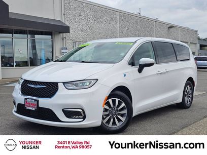 Used 2023 Chrysler Pacifica Touring-L