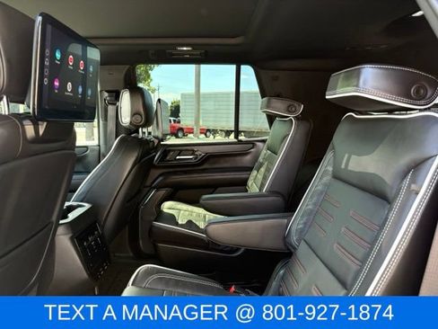 Used 2025 GMC Yukon AT4 Ultimate w/ LPO, AT4 Appearance Package AWD/4WD image 15