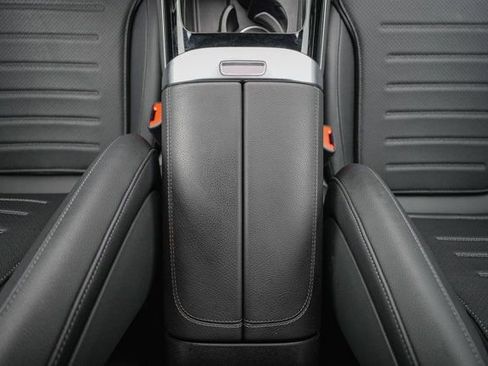 Certified 2025 Mercedes-Benz GLC 350e 4MATIC image 23