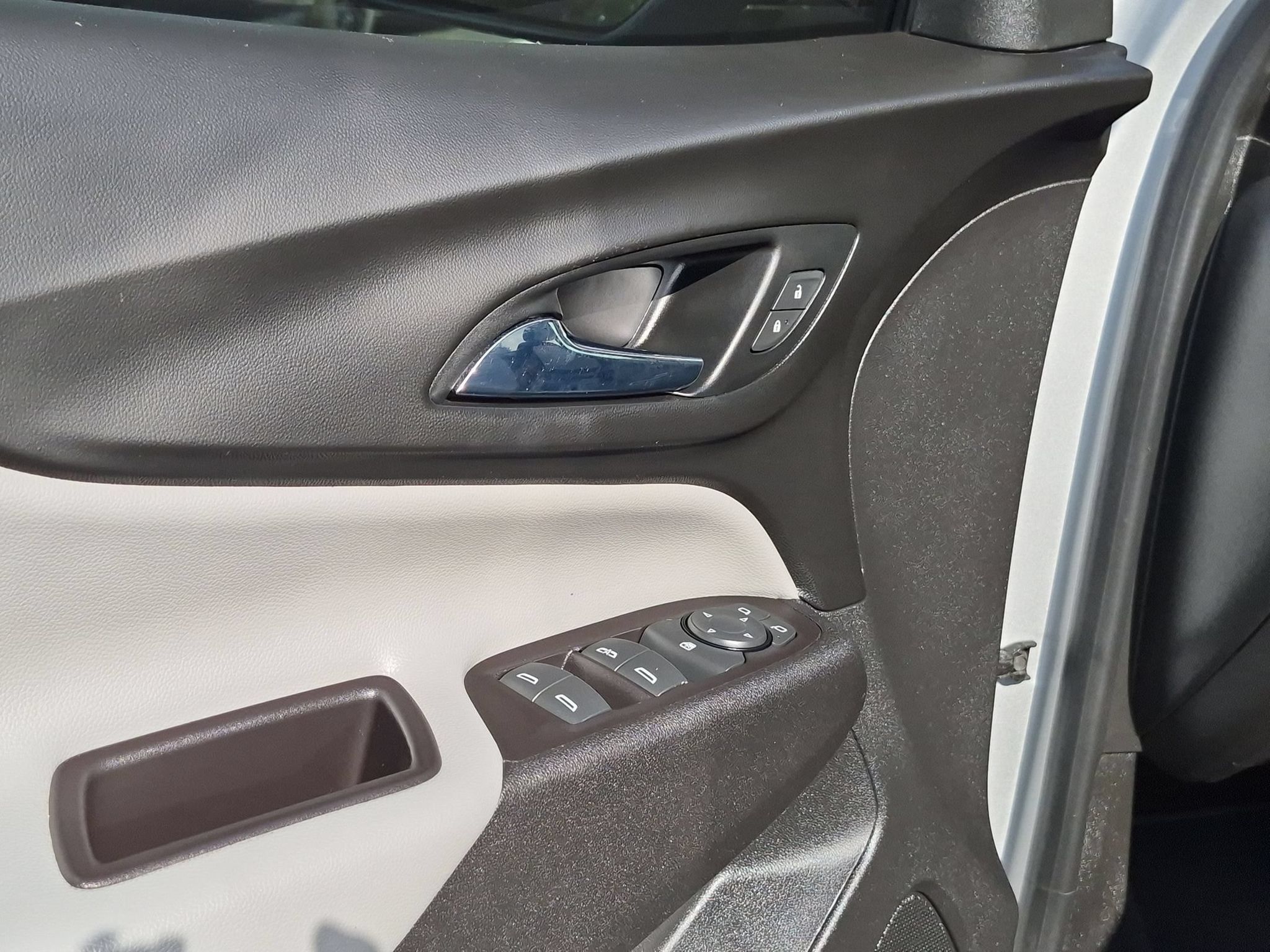 Certified 2022 Chevrolet Equinox LS w/ LS Convenience Package FWD image 12