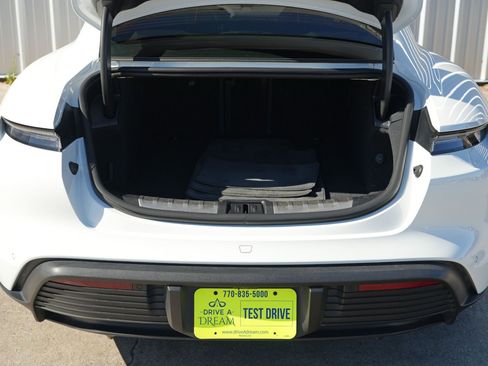 Used 2020 Porsche Taycan 4S image 10