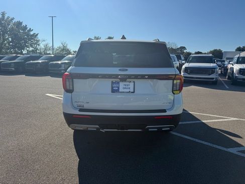 New 2026 Ford Explorer Active w/ Active Comfort Package image 7