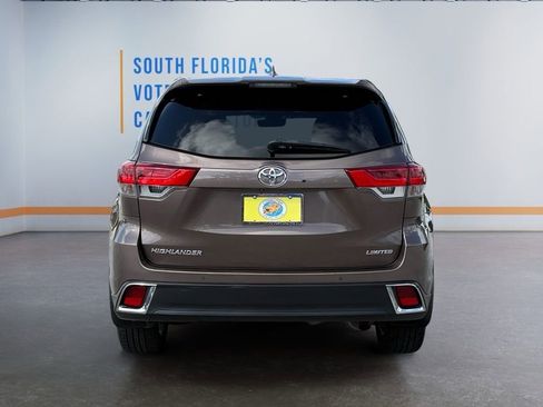 Used 2017 Toyota Highlander Limited FWD image 5
