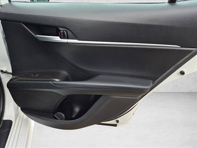 Used 2018 Toyota Camry LE FWD image 28