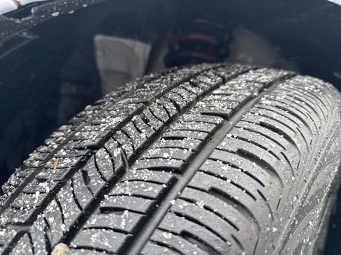 Used 2025 Nissan Versa SR w/ Trunk Package image 10