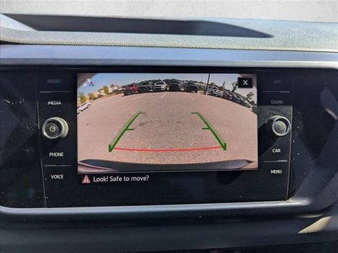Used 2022 Volkswagen Taos SE FWD image 18