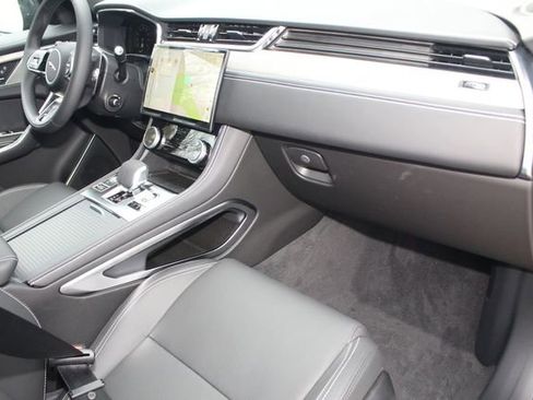 New 2026 Jaguar F-PACE R-Dynamic S image 24