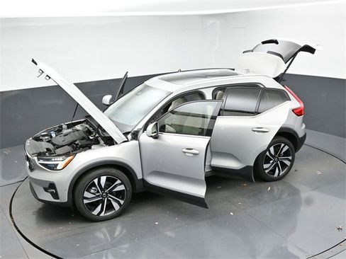 Used 2023 Volvo XC40 B5 Plus w/ Driver Assist Package image 51