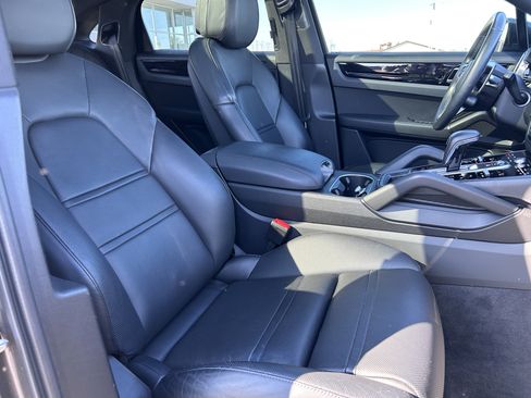 Used 2020 Porsche Cayenne E-Hybrid image 28