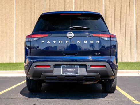Used 2024 Nissan Pathfinder SV FWD image 8