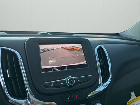 Used 2023 Chevrolet Equinox LT image 37