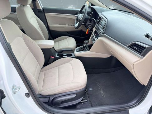 Used 2019 Hyundai Elantra SE FWD image 28