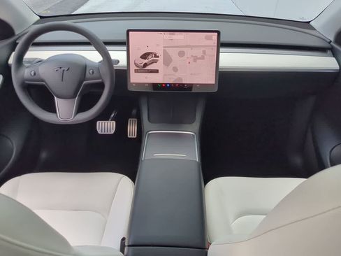 Used 2021 Tesla Model Y Performance image 14