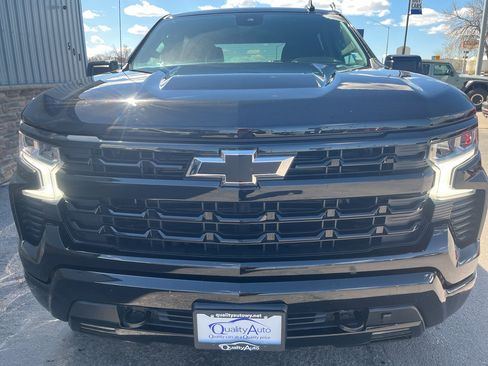 Used 2023 Chevrolet Silverado 1500 RST w/ Z71 Off-Road Package AWD/4WD image 3