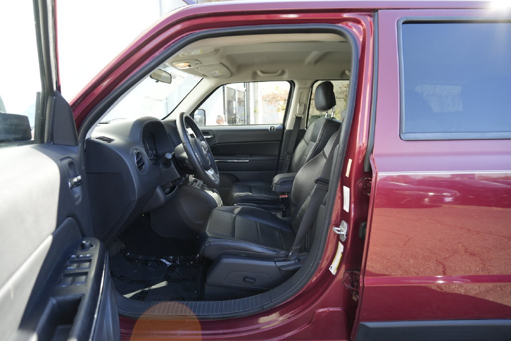 Used 2012 Jeep Patriot Limited AWD/4WD image 17
