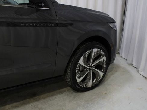 New 2026 Lincoln Navigator L Black Label AWD/4WD image 57