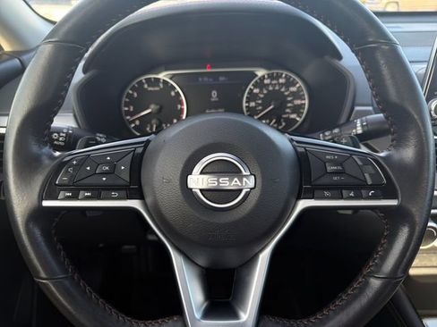 Used 2024 Nissan Altima 2.5 SR FWD image 23