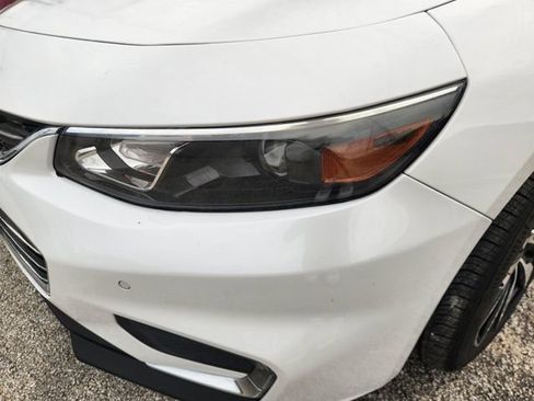 Used 2018 Chevrolet Malibu LT w/ Driver Confidence Package FWD image 5