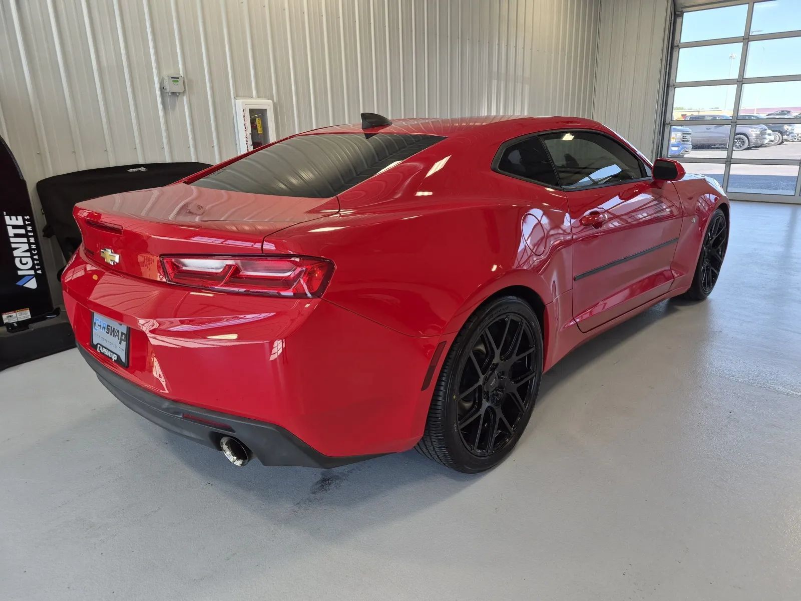 Used 2017 Chevrolet Camaro LT RWD image 3