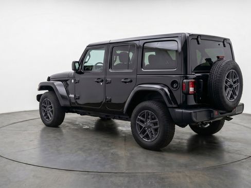 Used 2025 Jeep Wrangler Unlimited Sport AWD/4WD image 6