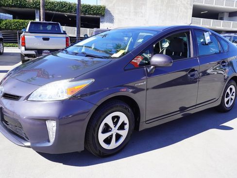 Used 2014 Toyota Prius Three FWD image 4