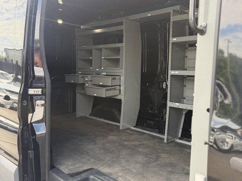 Used 2017 Ford Transit 250 148 Medium Roof RWD image 18