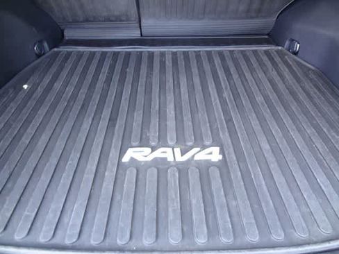 Used 2023 Toyota RAV4 LE AWD/4WD image 9
